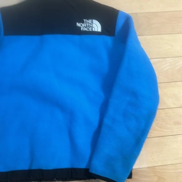 North Face Youth/Junior M 10/12 excellent condition